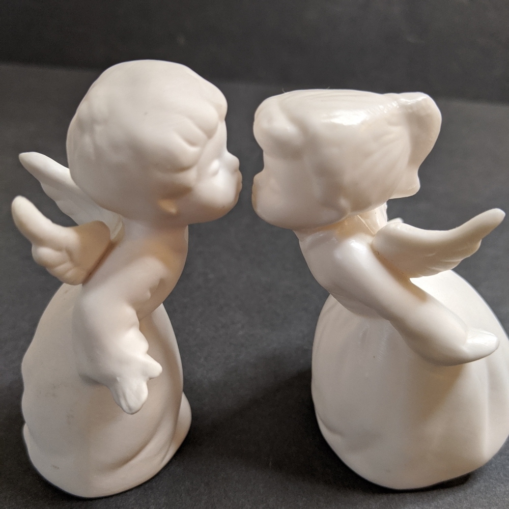 Vintage Schmid Bros. Boy & Girl Kissing Angels Bisque Figurines Made In Japan